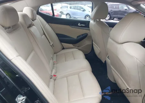 2018 Nissan Maxima 3.5 Sv z USA, uszkodzony, nr VIN 1N4AA6APXJC399165